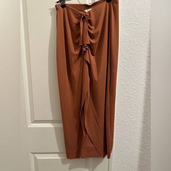 Long Fall skirt - Picture 1 of 4